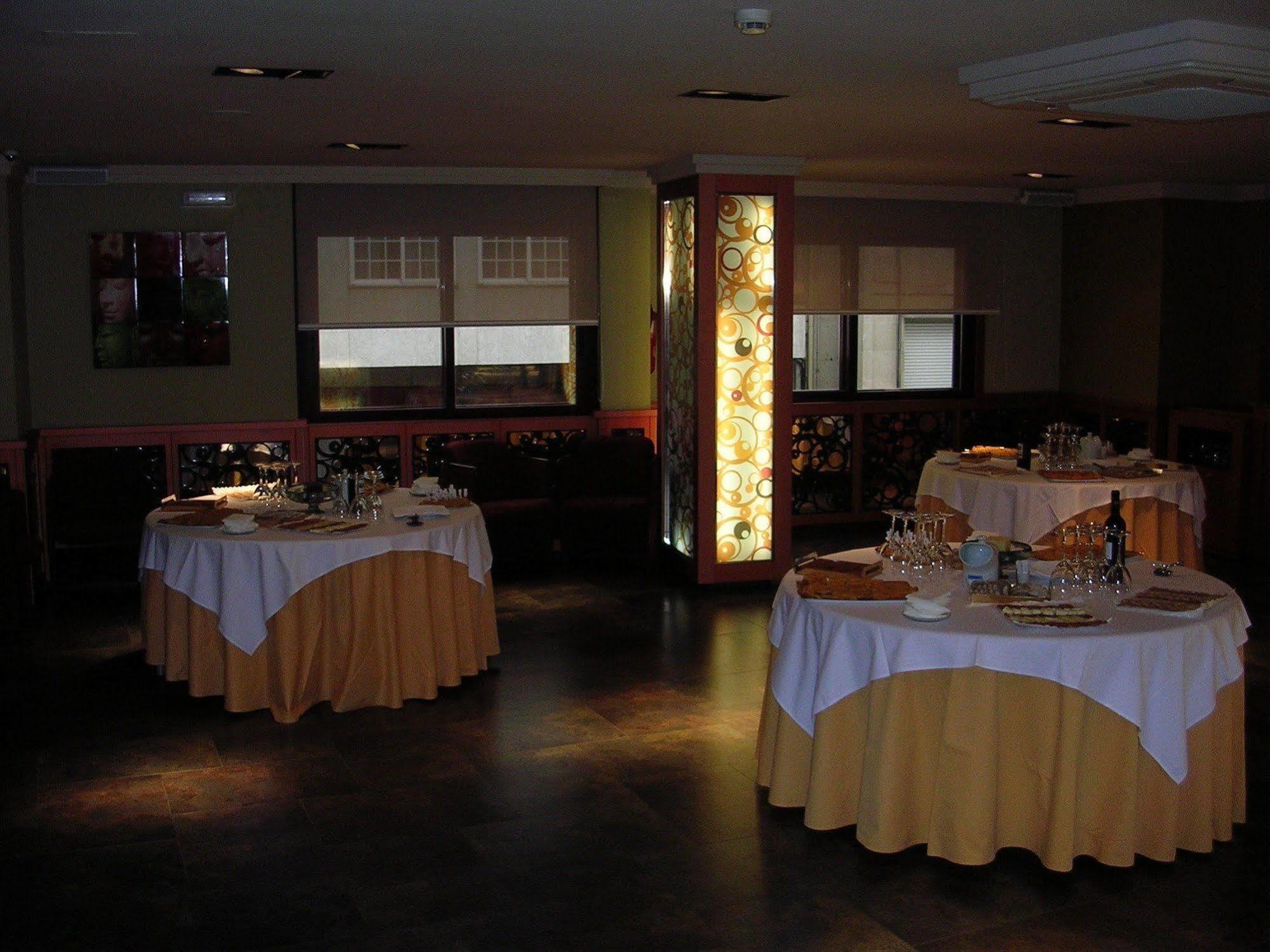 Hotel Francisco II Ourense Ngoại thất bức ảnh